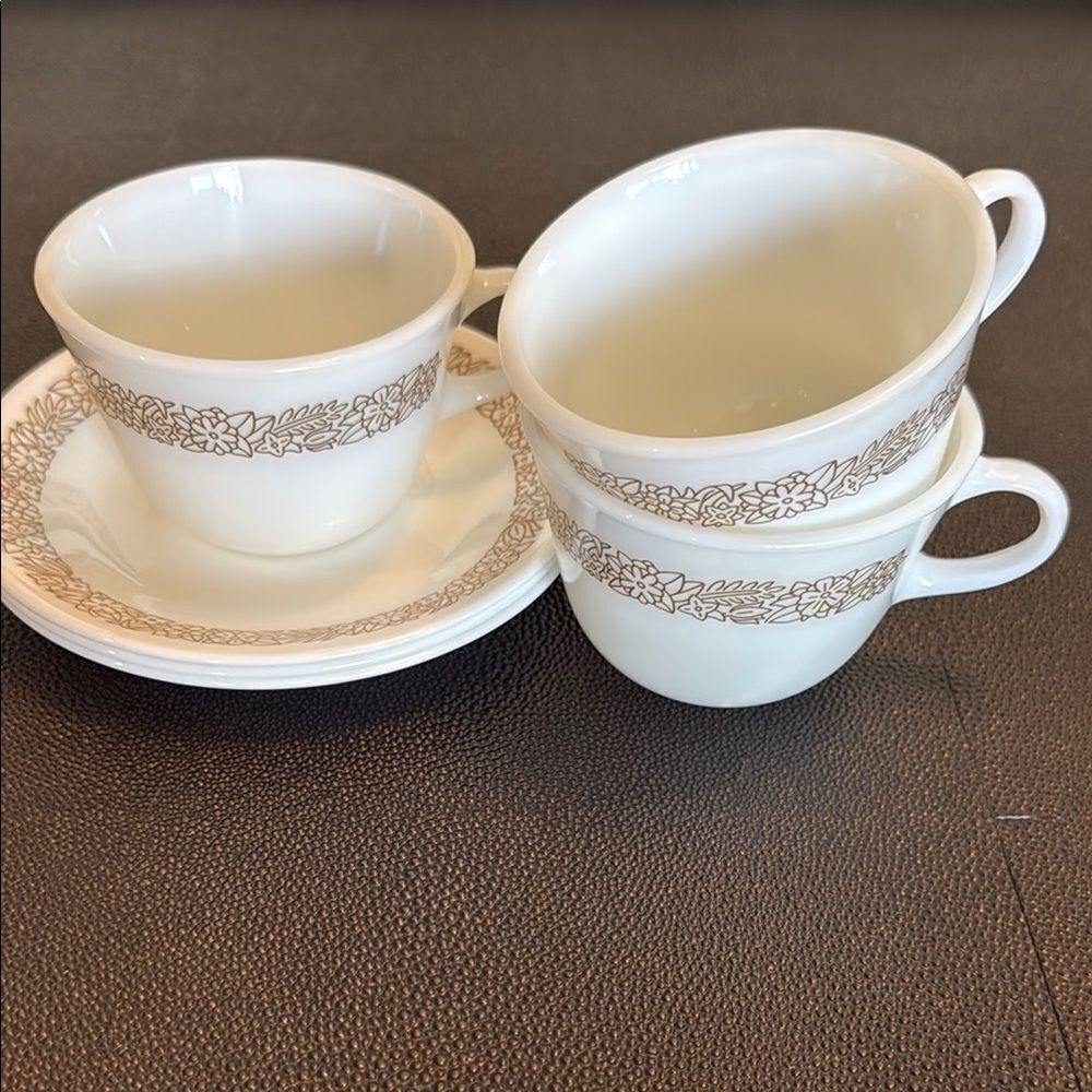 Pyrex Woodland White and Tan Coffe/Tea Mugs Classic Design with saucers
